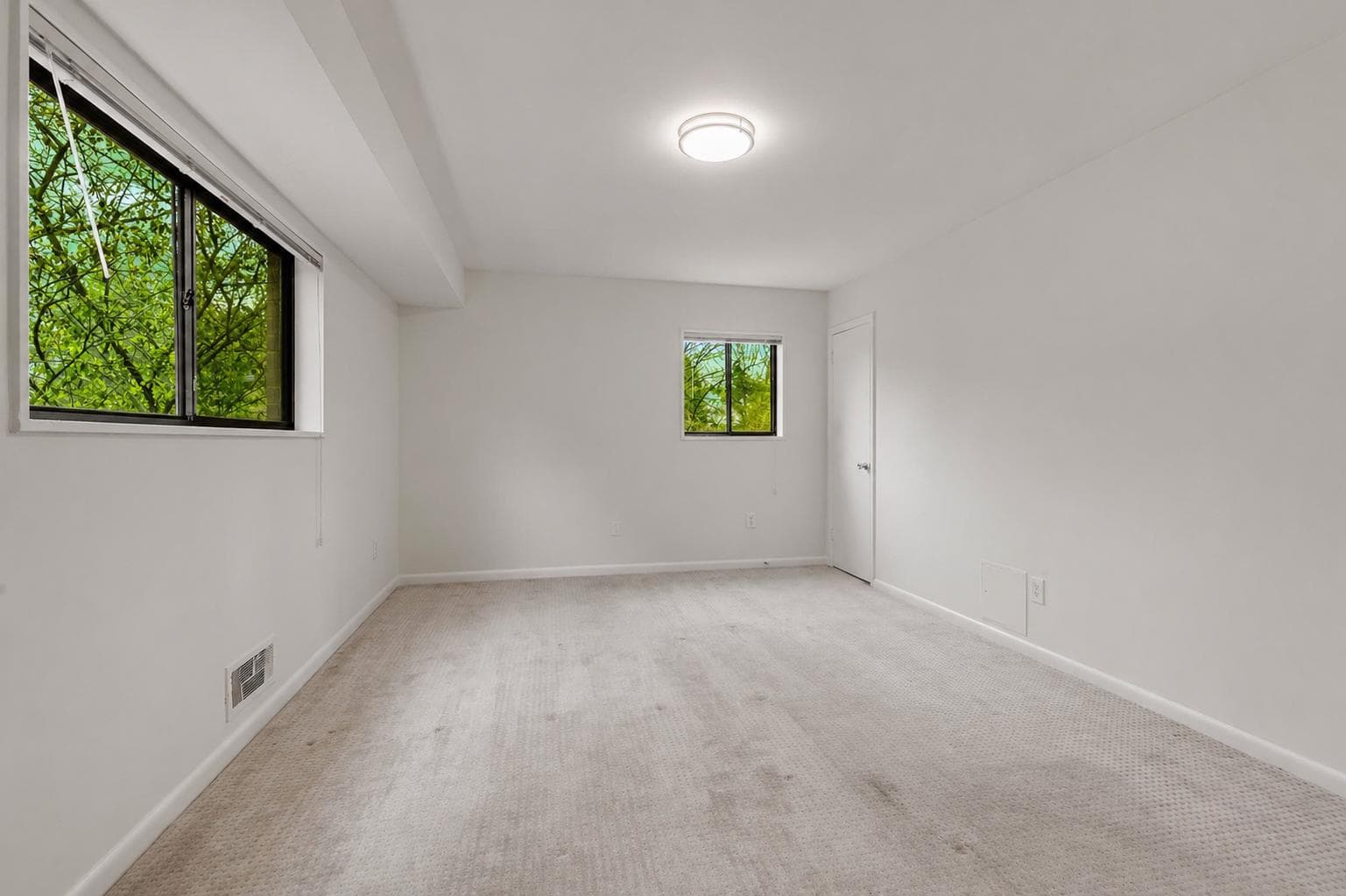 10636 Montrose Avenue #101 photo 16