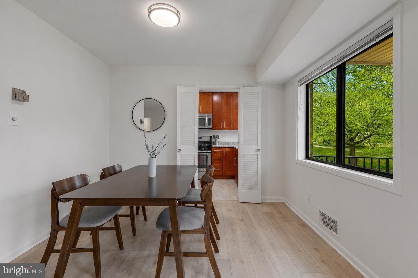 10636 Montrose Avenue #101 photo 8