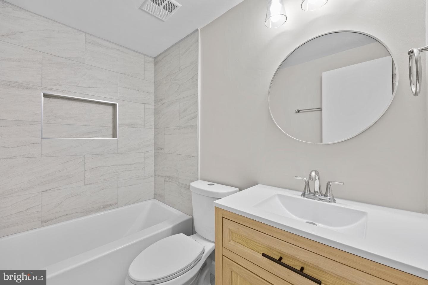 8705 Ferrysburg Way photo 31