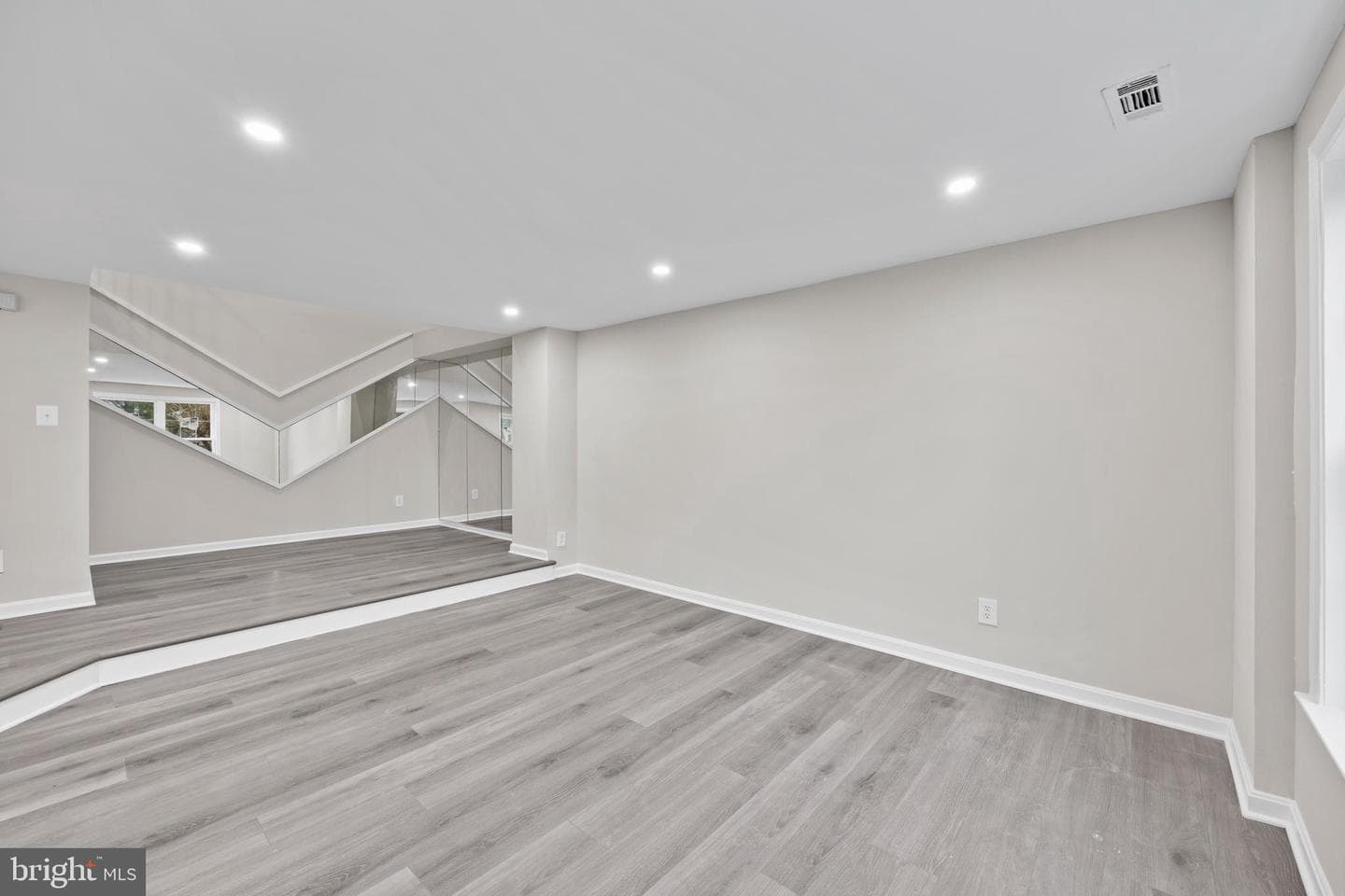 8705 Ferrysburg Way photo 6