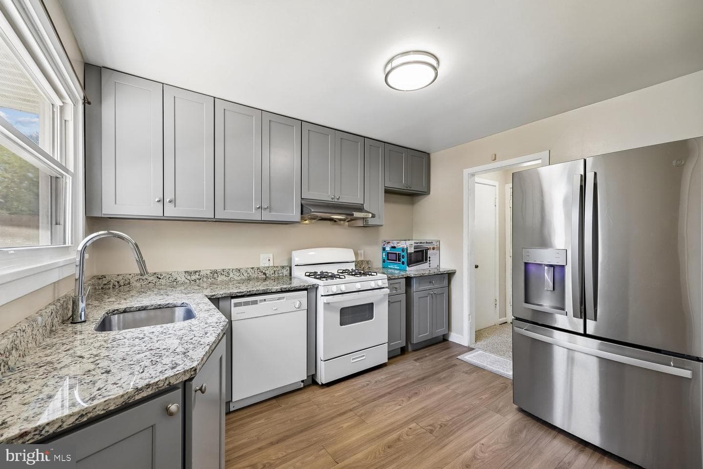 1123 Parrish Drive photo 4