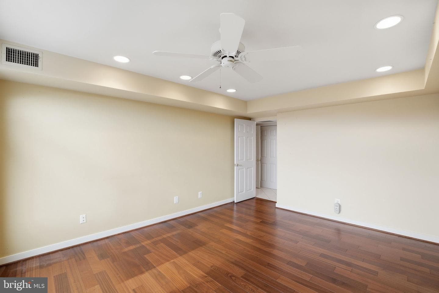 11400 Strand Drive #r-402 photo 27