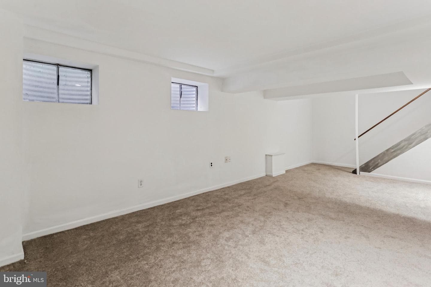 10233 Gainsborough photo 42