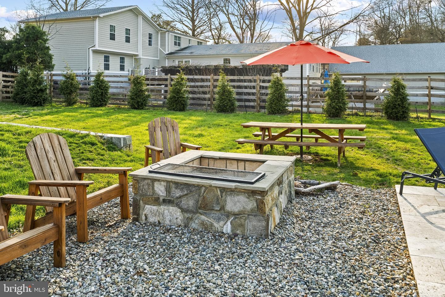 512 Quaint Acres Drive photo 35