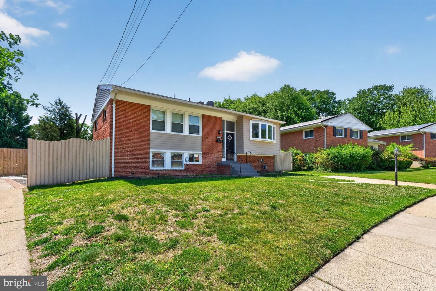 1104 Caddington Avenue photo 3