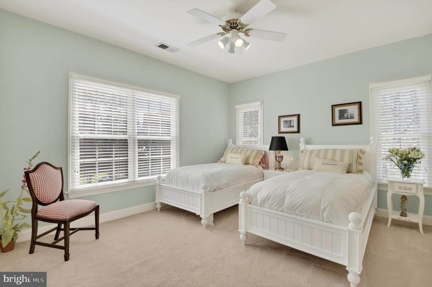 5807 Grosvenor Lane photo 43