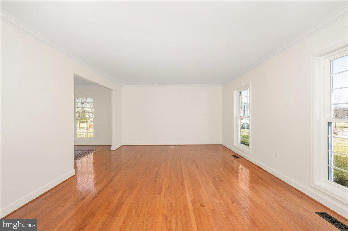19716 Selby Avenue photo 10