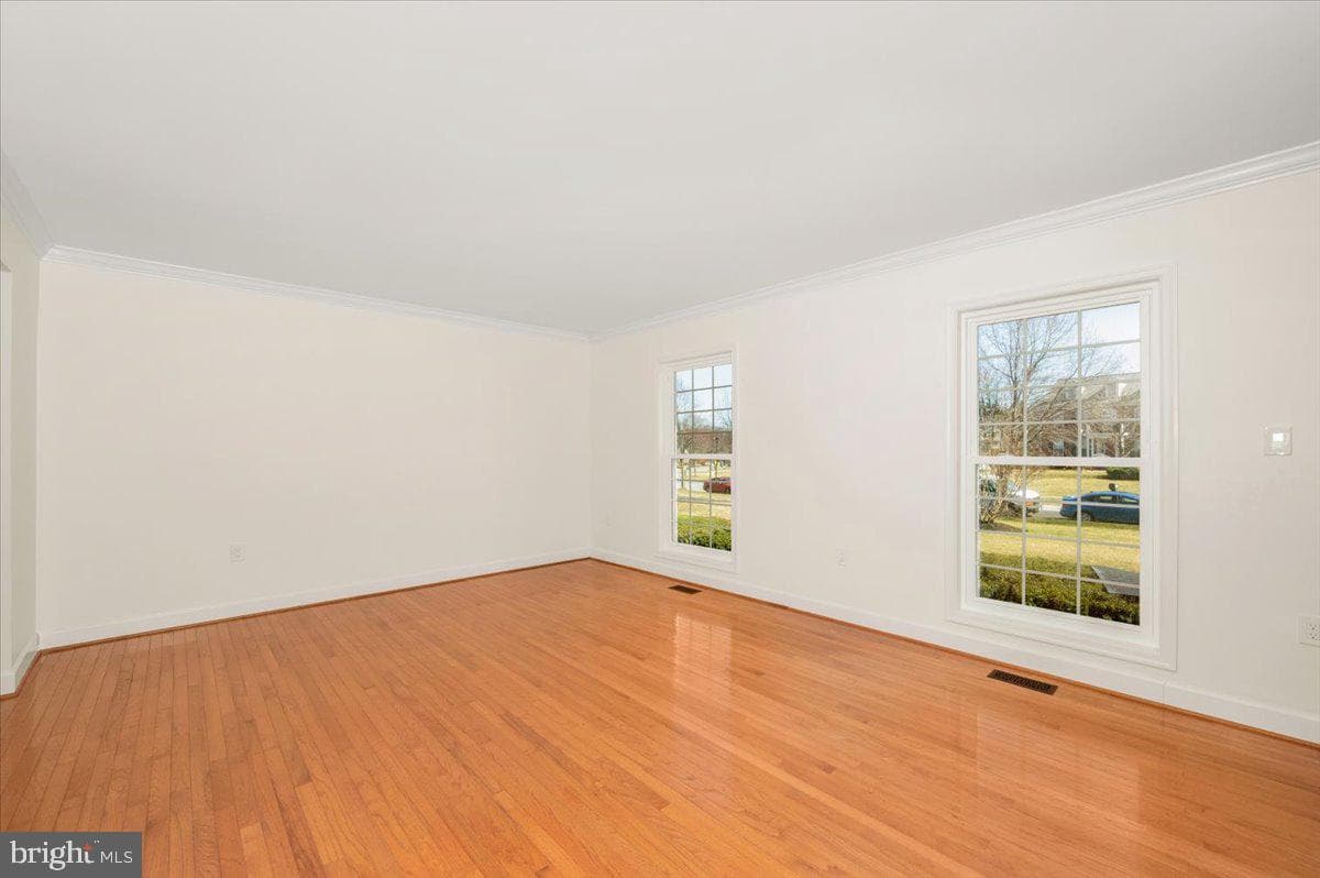 19716 Selby Avenue photo 12