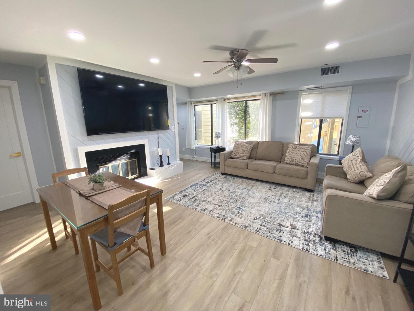 9712 Hellingly Place #209 photo 4