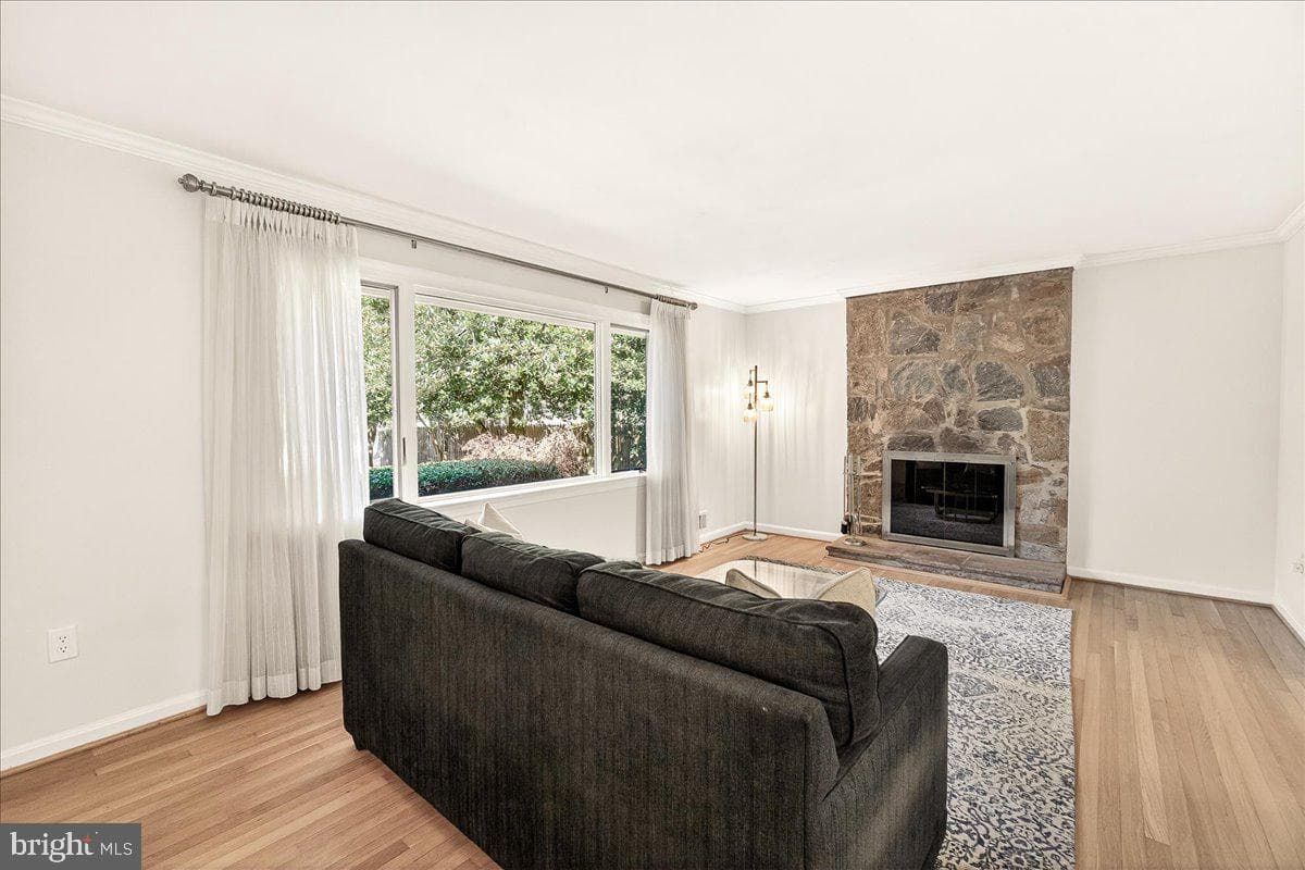 19005 Plummer Drive photo 10