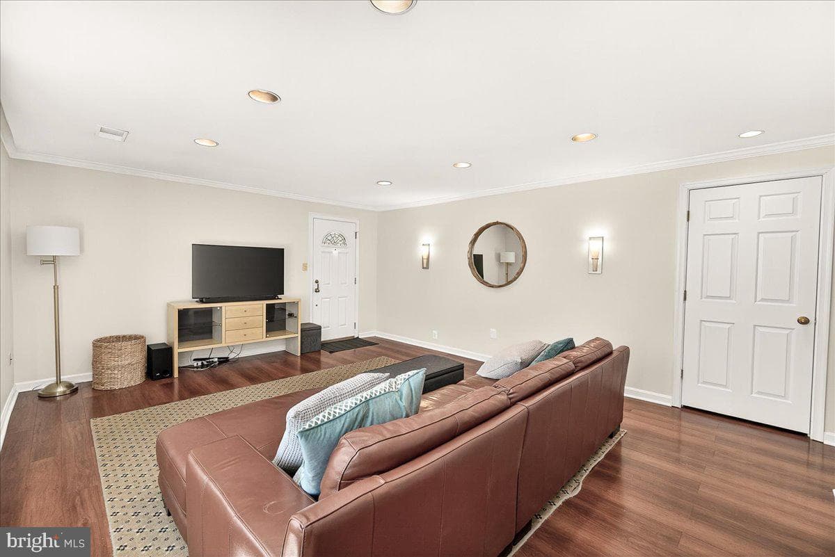 19005 Plummer Drive photo 37