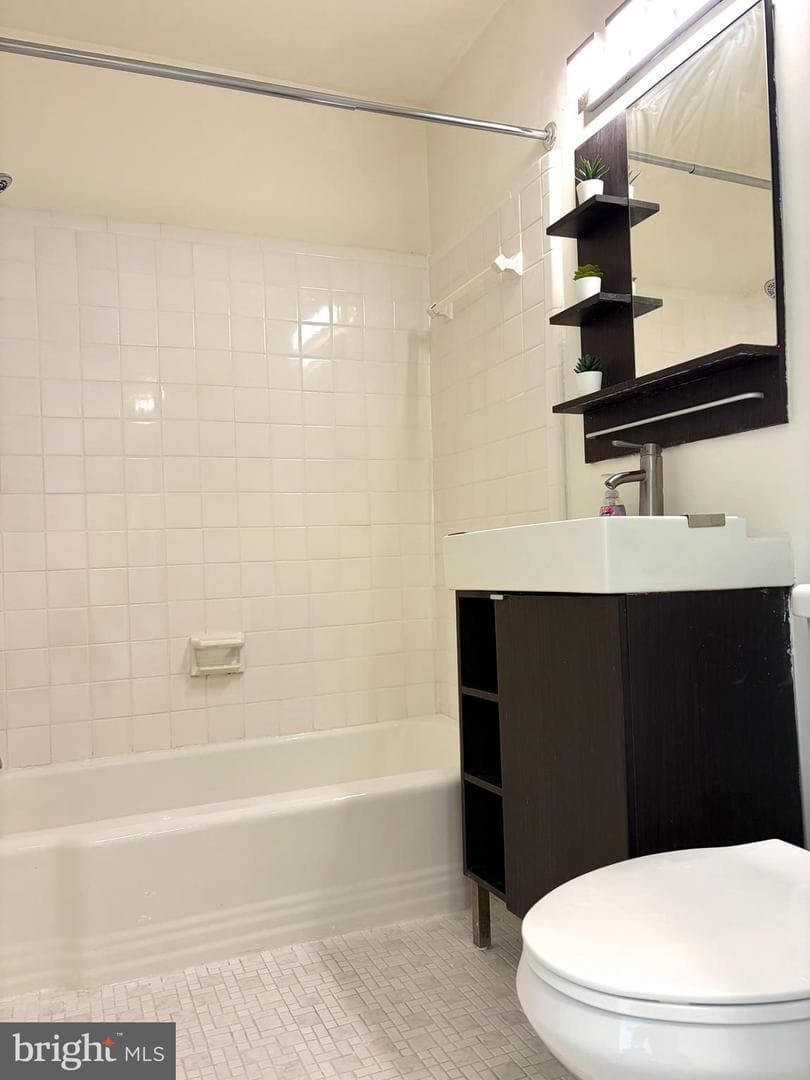 10650 Weymouth Street #201 photo 20