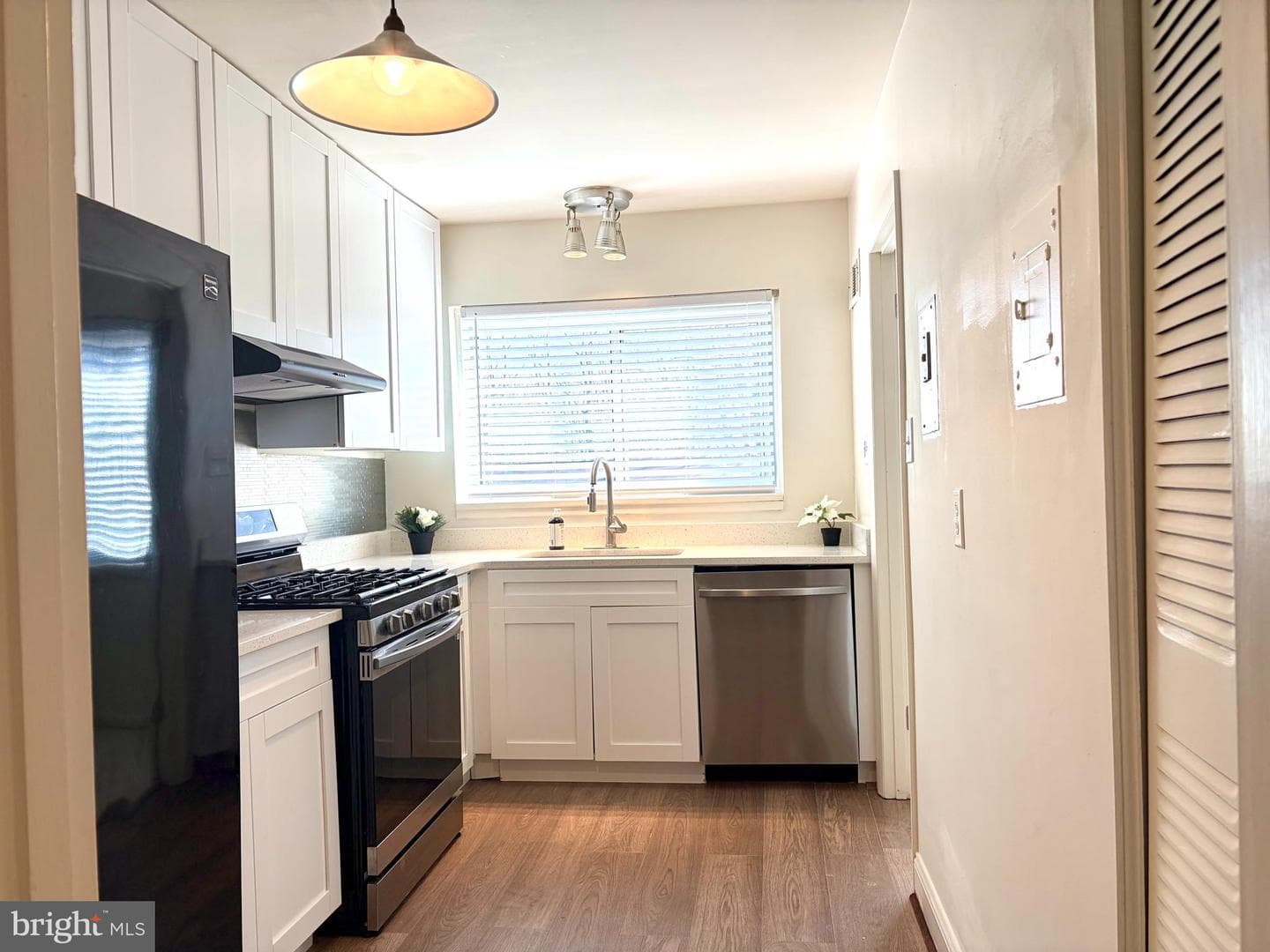 10650 Weymouth Street #201 photo 6