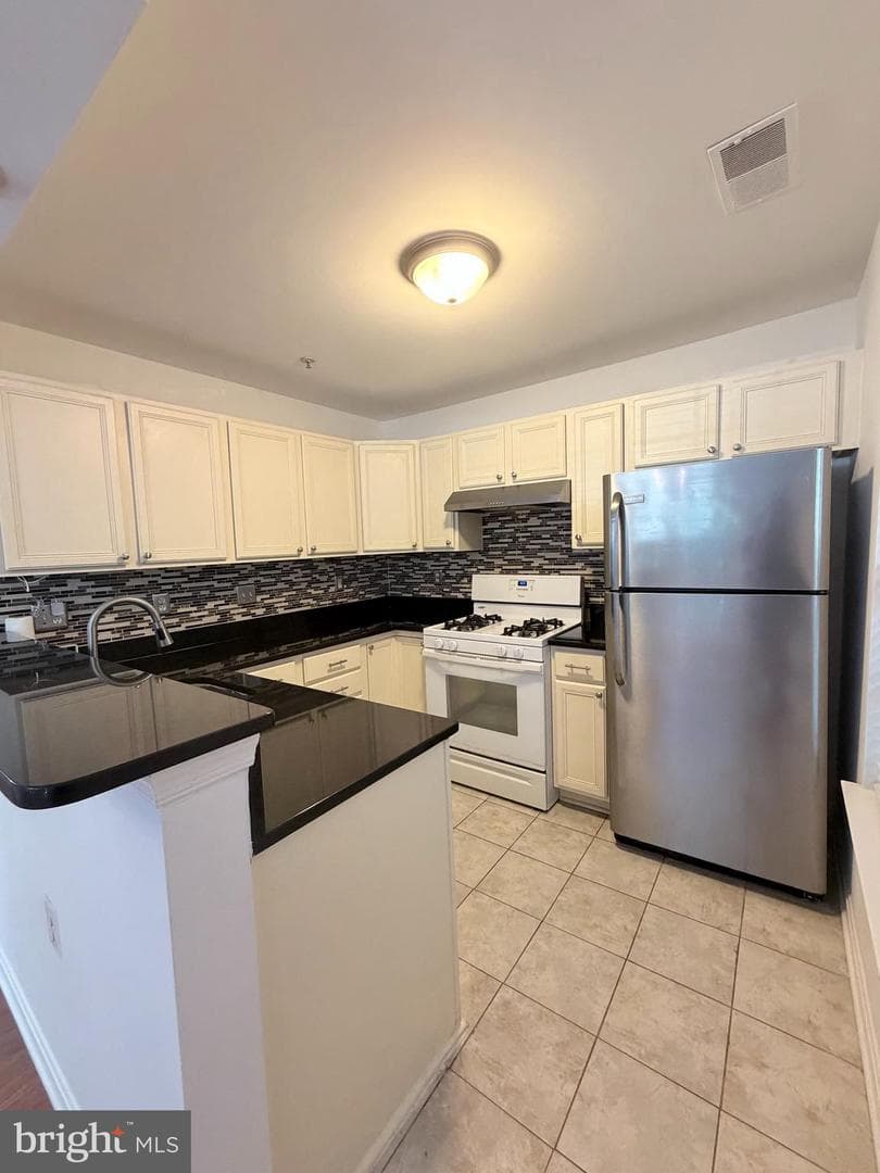 111 Timberbrook Lane #104 photo 10