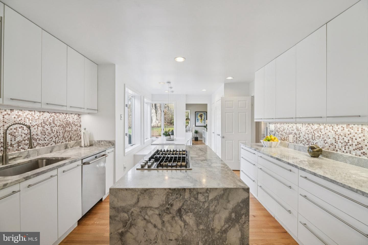 5625 Lamar photo 15