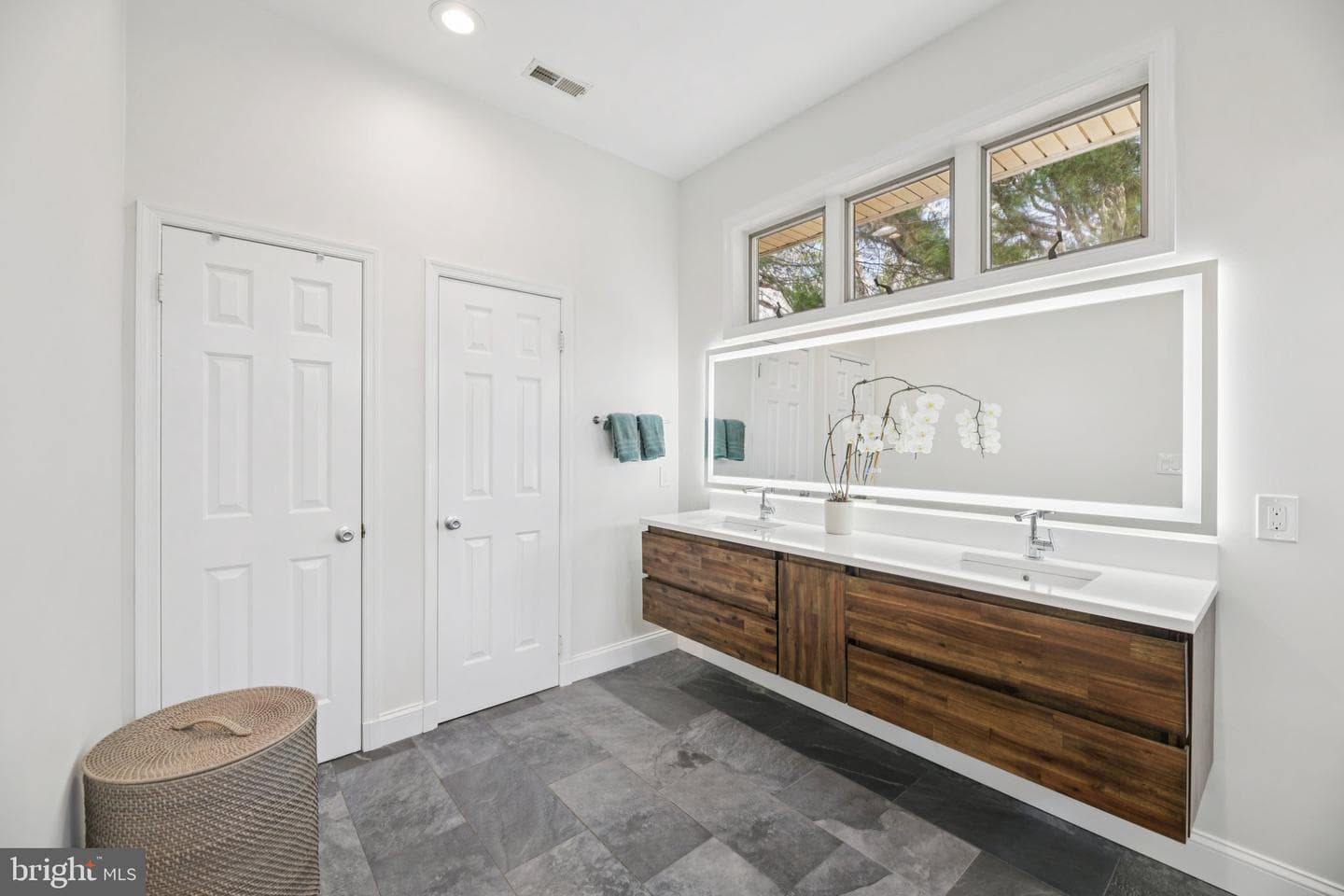 5625 Lamar photo 28