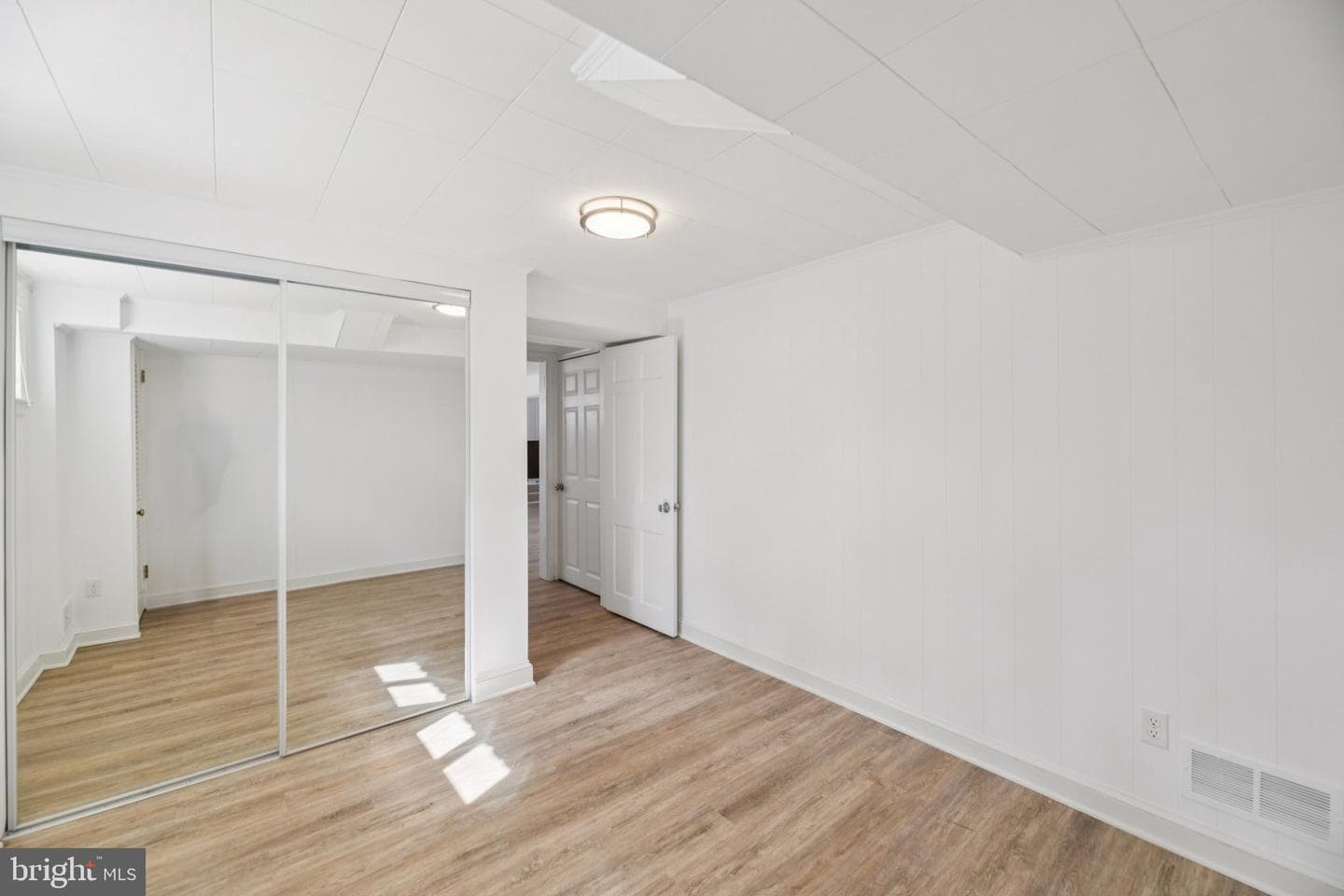 5625 Lamar photo 52