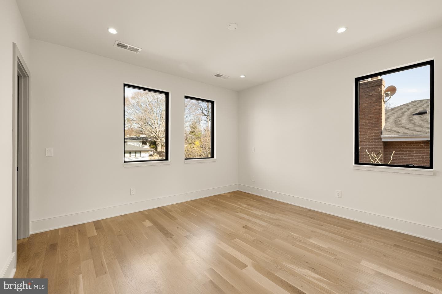 5828 Tanglewood Drive photo 30