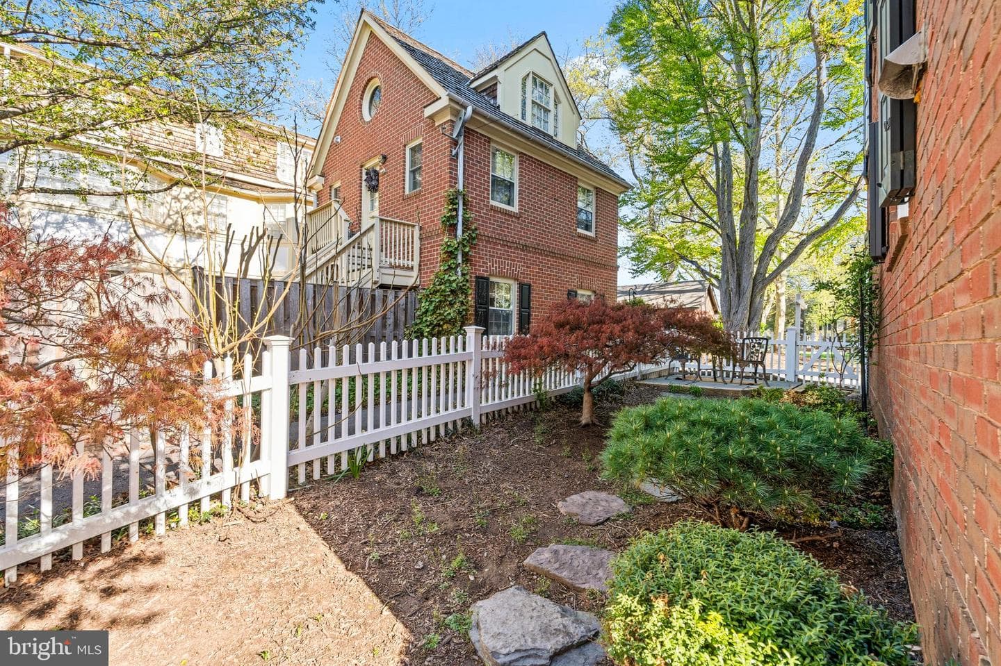 112 Kent Square Road photo 3