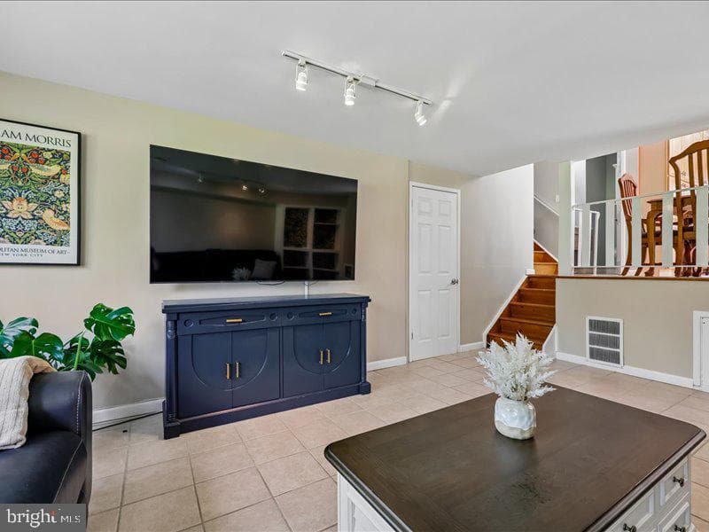 304 Twinbrook Parkway photo 10