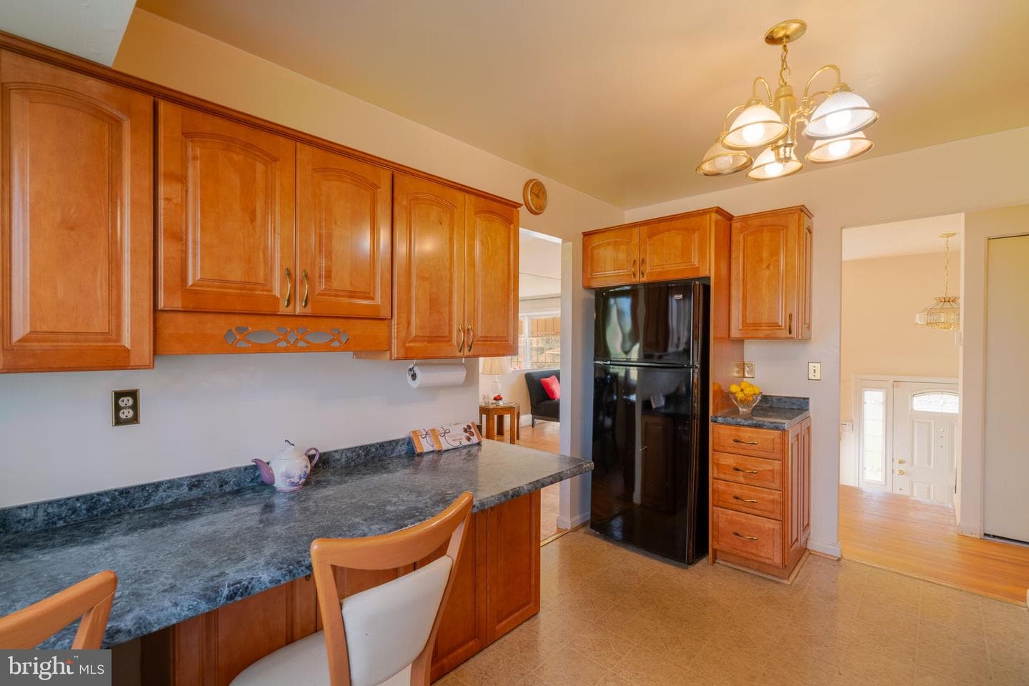 4709 Iris Place photo 11