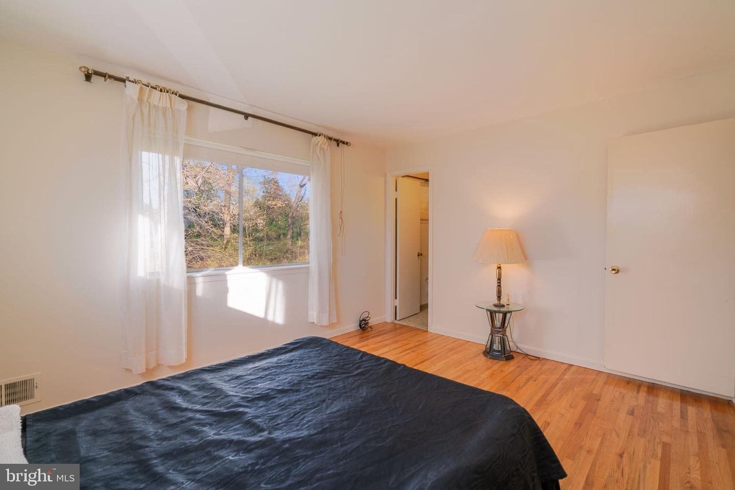 4709 Iris Place photo 32
