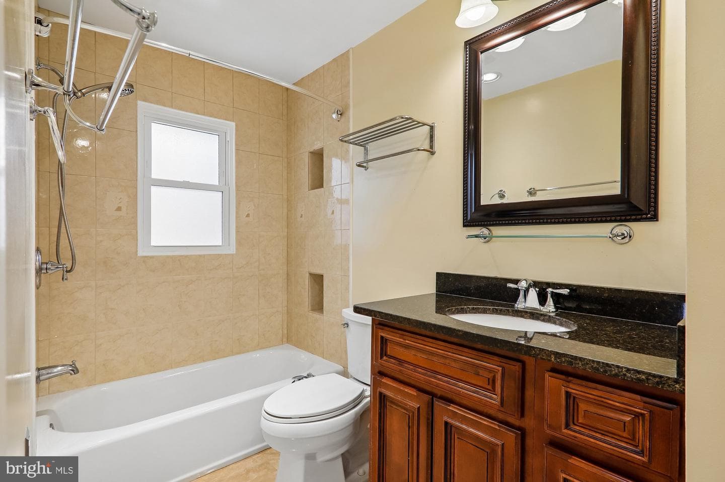 808 Johnson Avenue photo 17