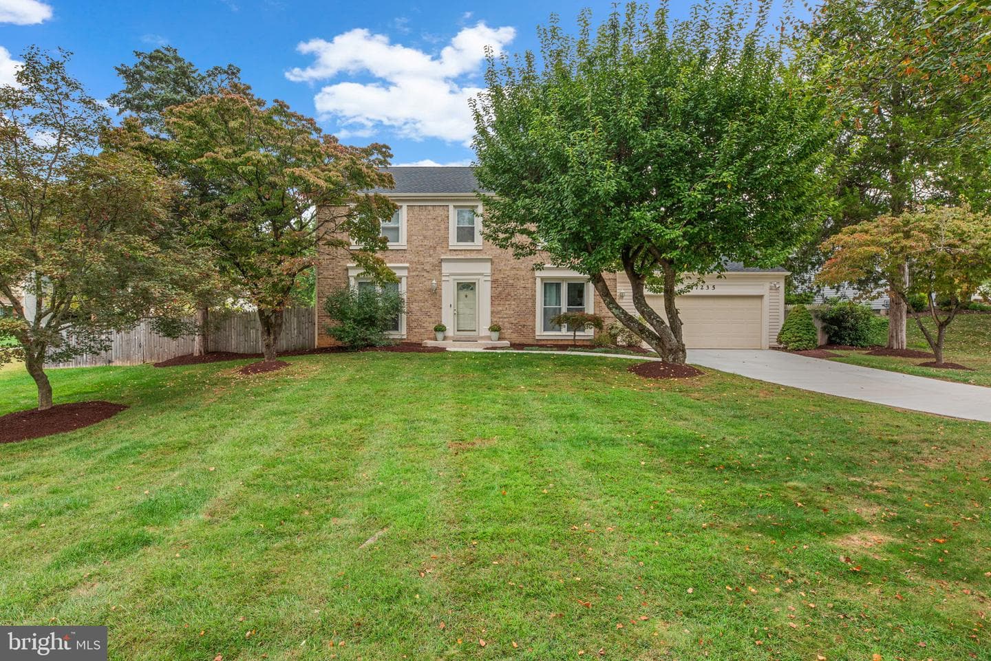 17235 Sandy Knoll Drive photo 3