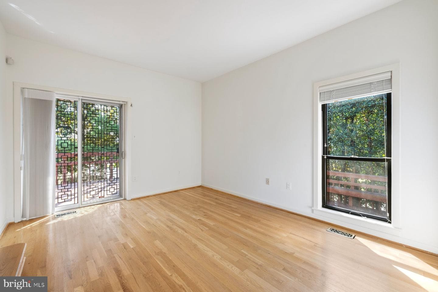 5205 Strathmore Avenue photo 22