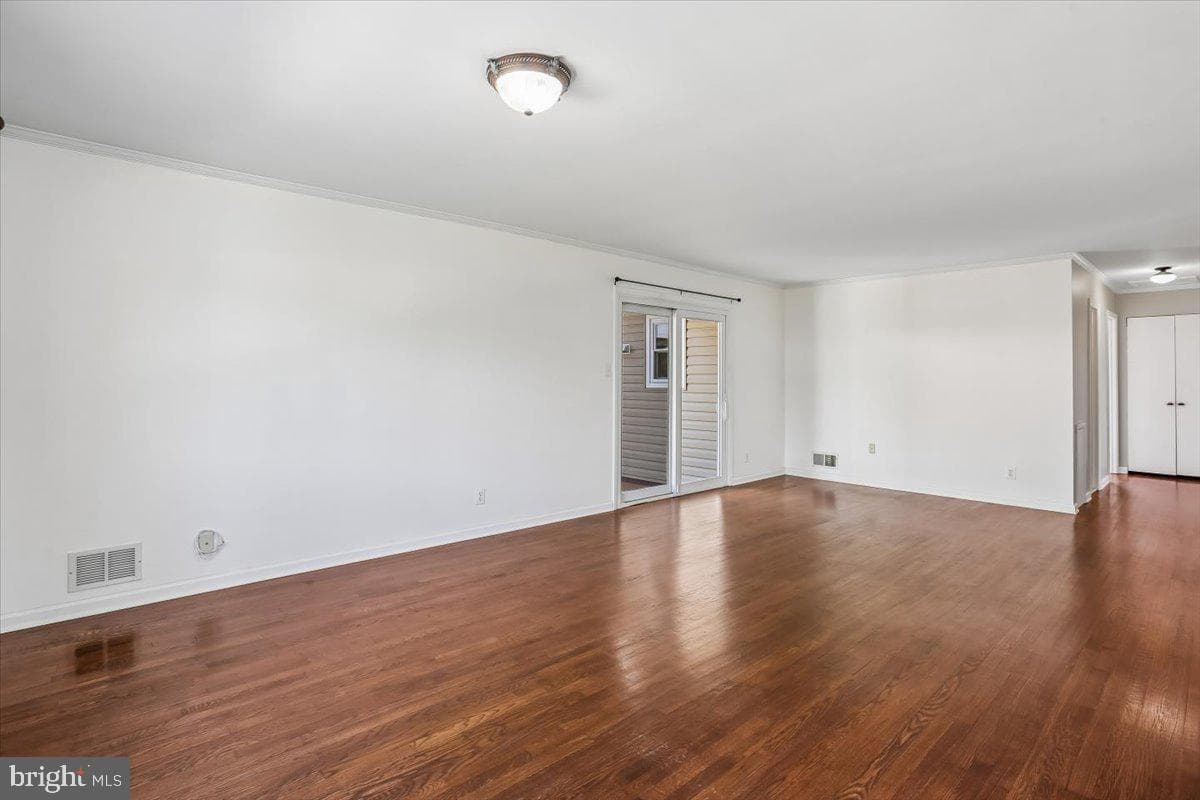 4423 Renn Street photo 10