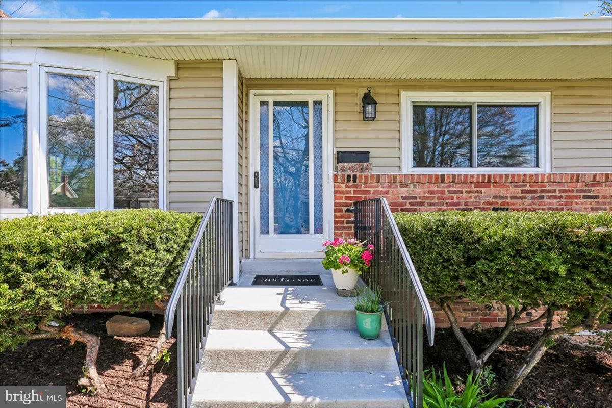 4423 Renn Street photo 3