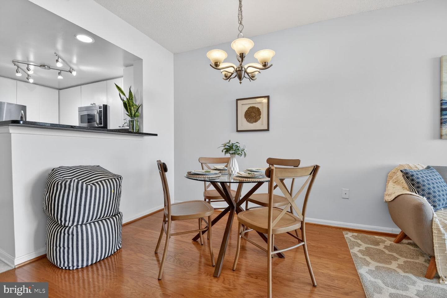 930 Wayne Avenue #1302 photo 16