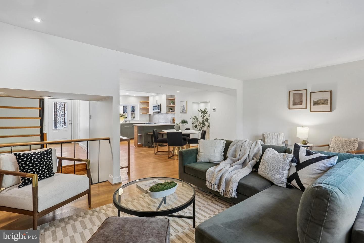 9211 Three Oaks Drive photo 12