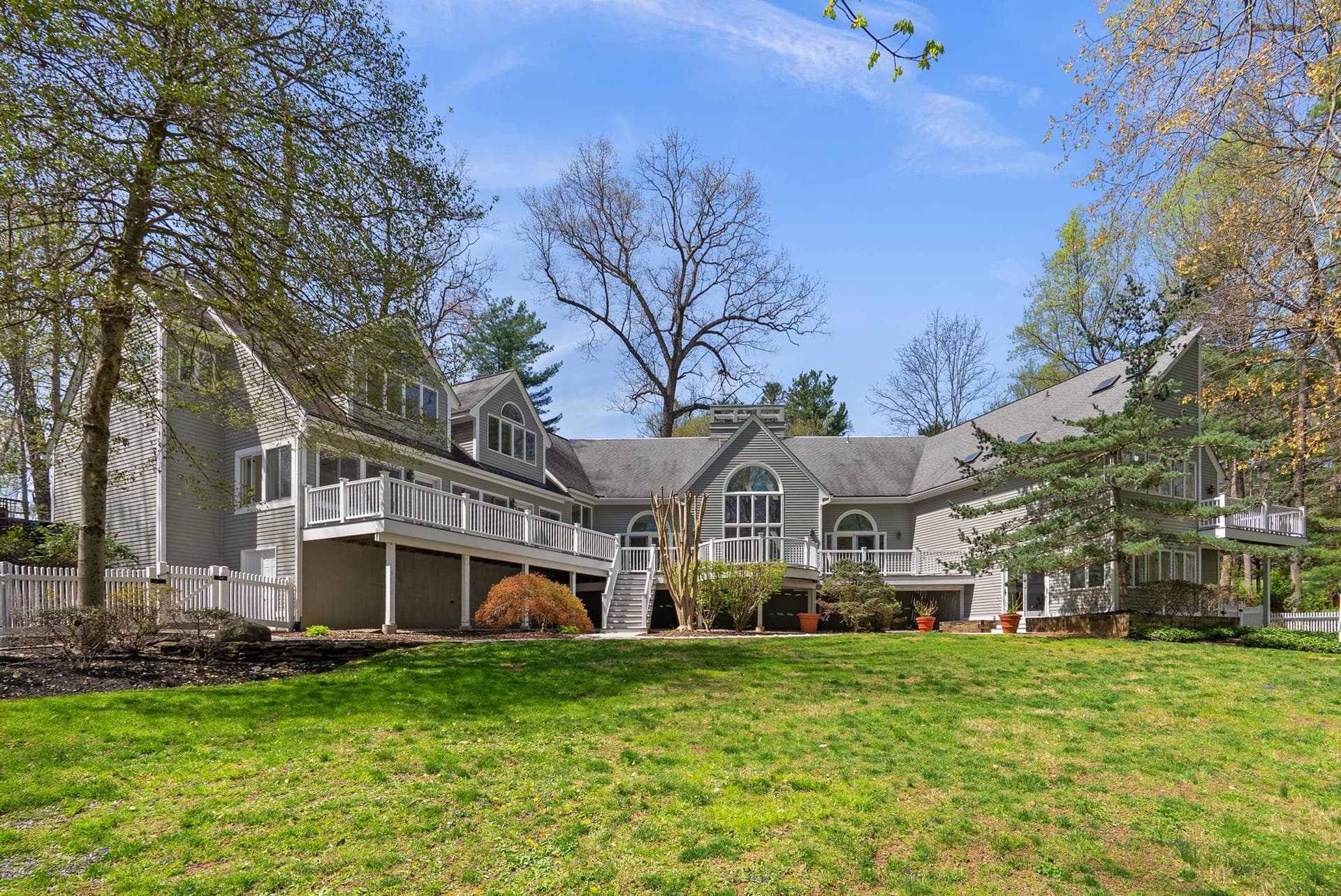 18 Pinebark Court photo 2