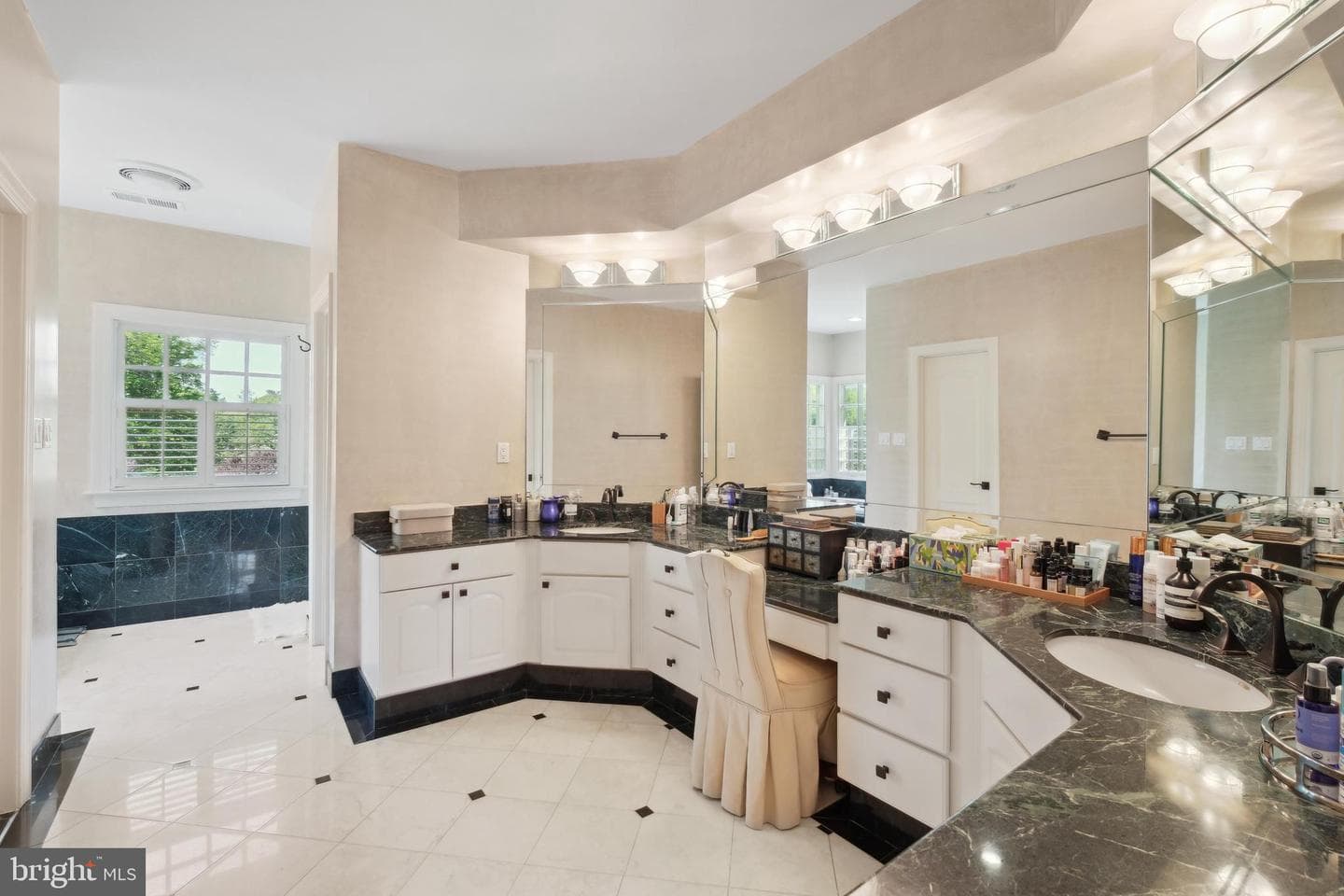 11724 Gainsborough Road photo 36