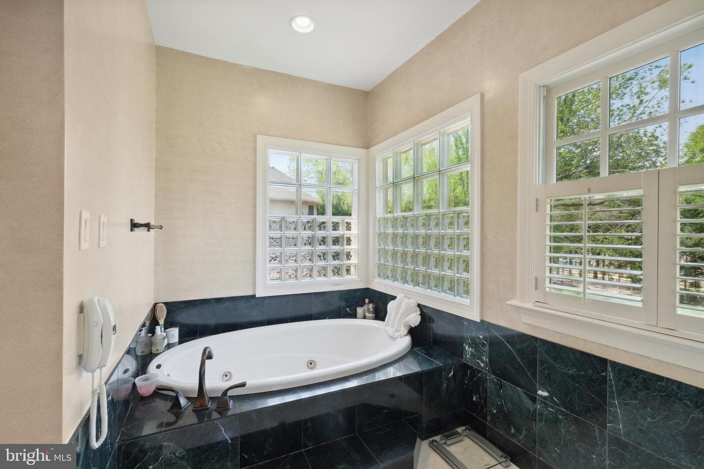 11724 Gainsborough Road photo 37