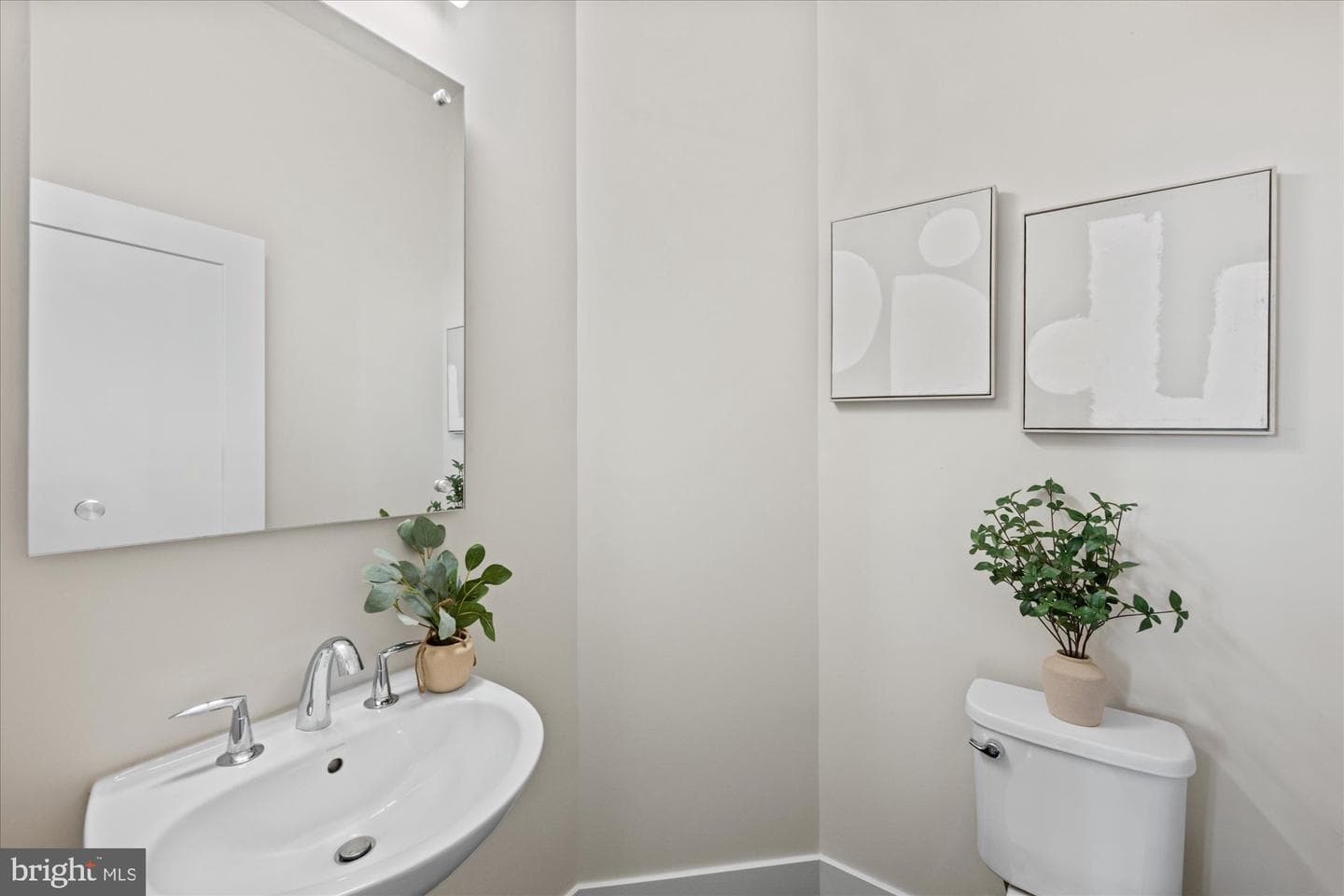 6662 Eames Way photo 10