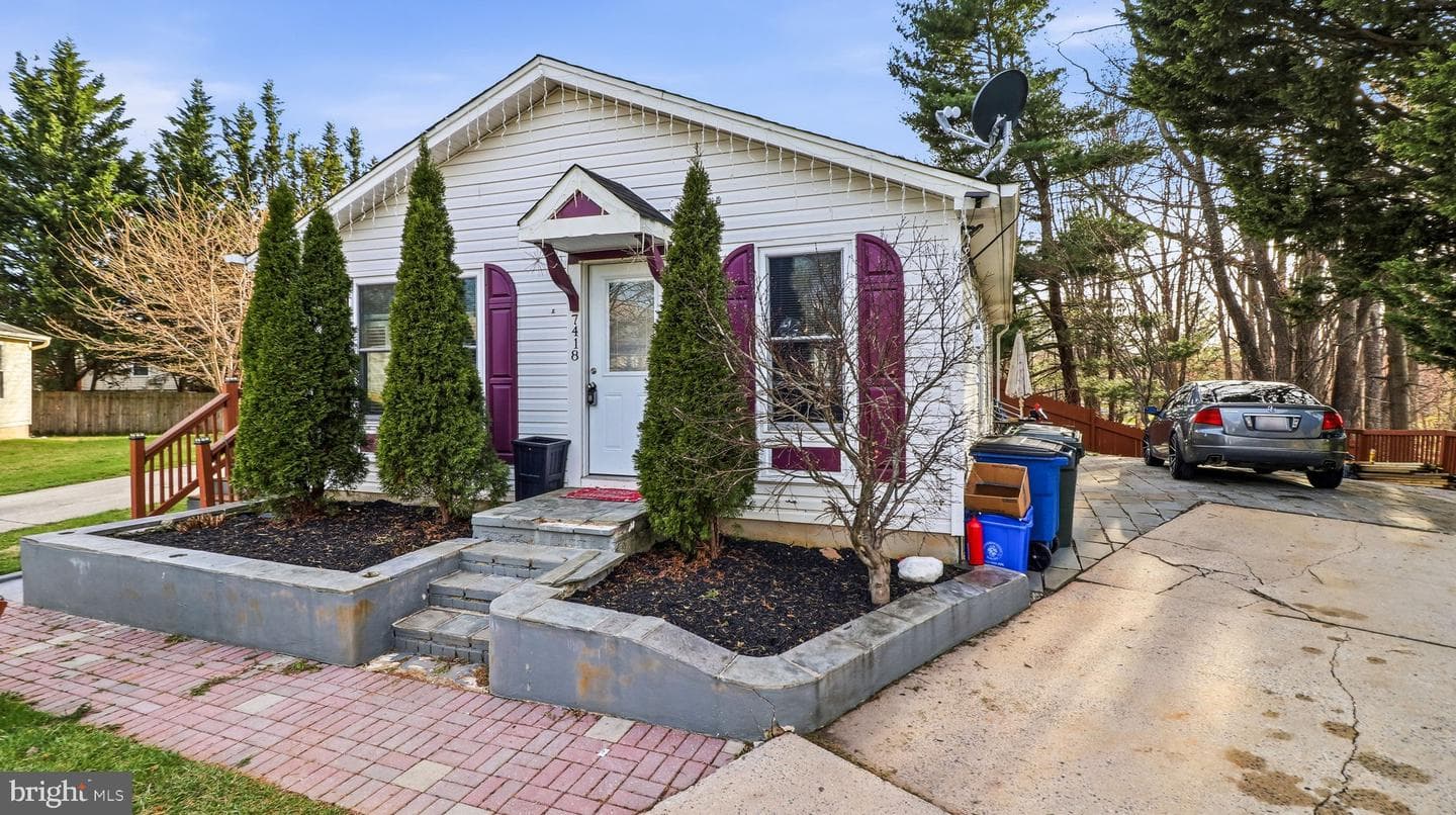 7418 Tarfside Lane photo 3