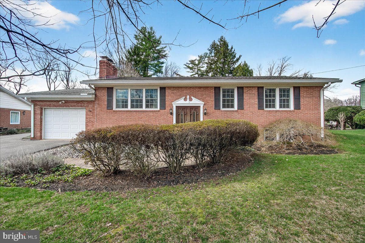 15016 Timberlake Drive photo 3