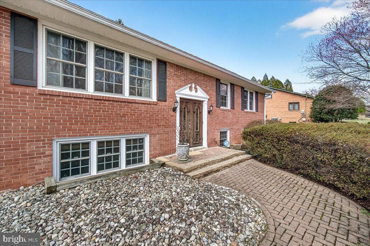 15016 Timberlake Drive photo 4