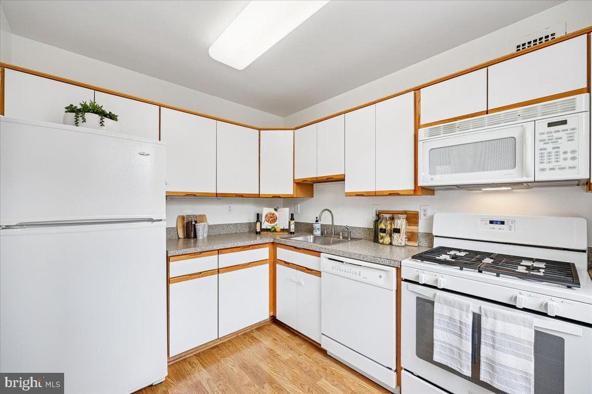 4977 Battery Lane #1-101 photo 17