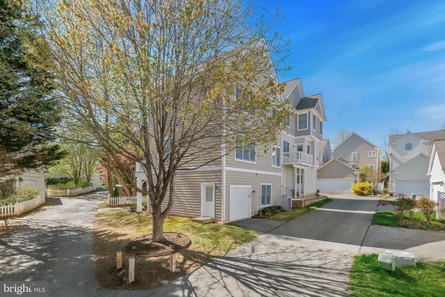628 Bright Meadow Mews photo 25