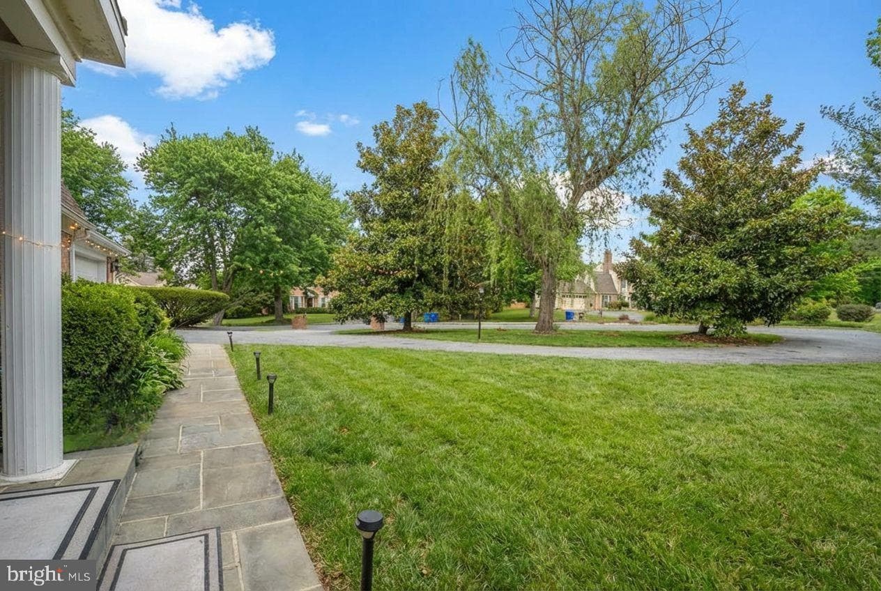 14900 Westbury Road photo 6