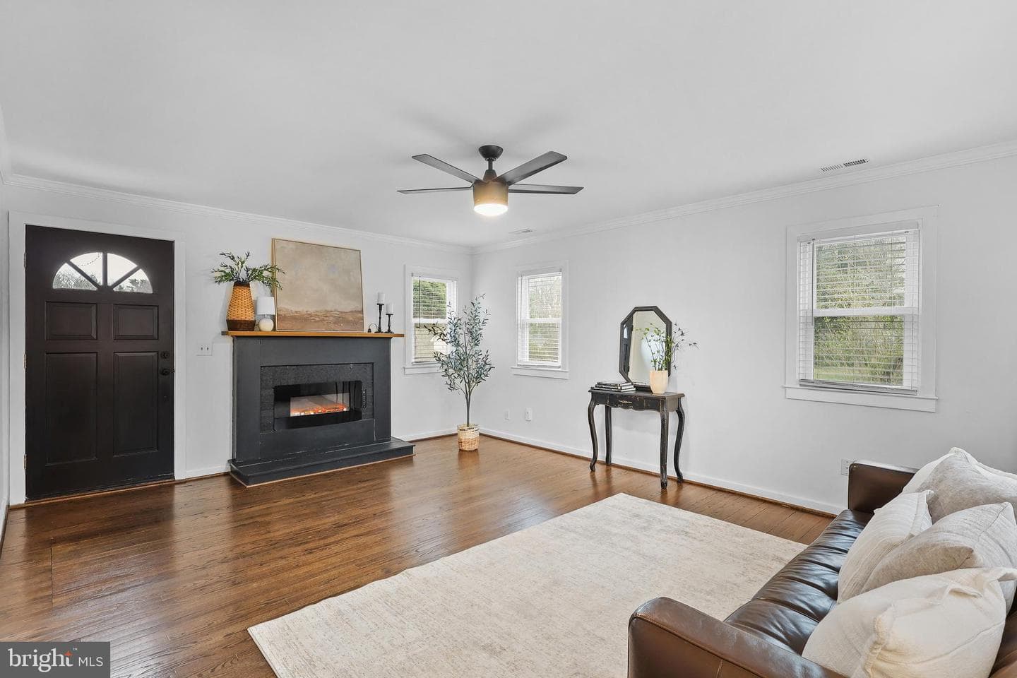 9804 Highview Avenue photo 3