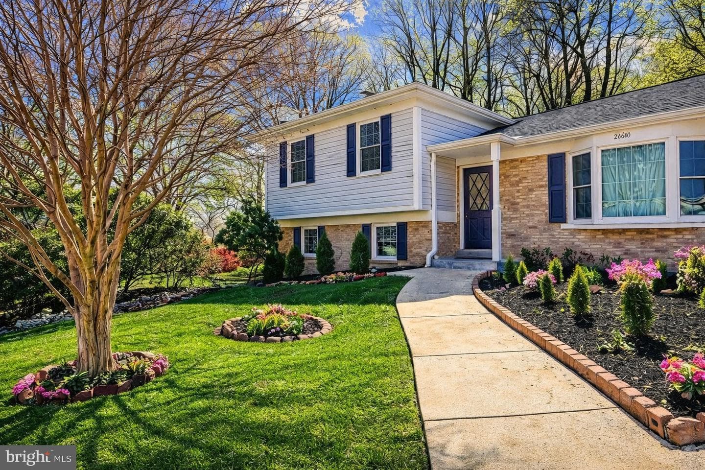 2800 Gunarette Way photo 2