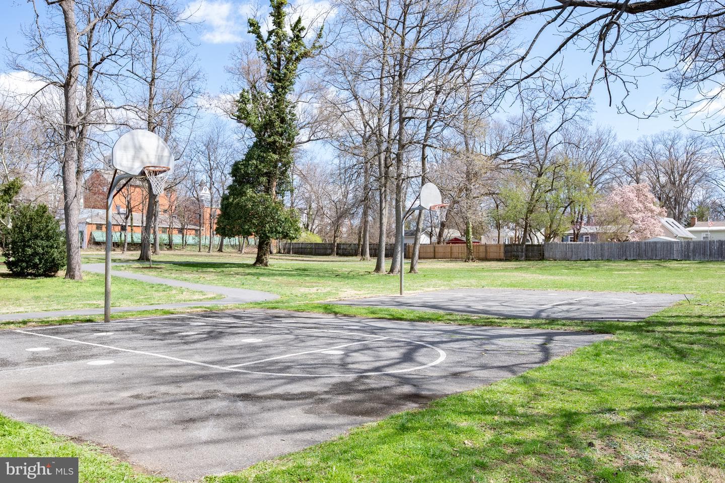 124 Woodland Road photo 74