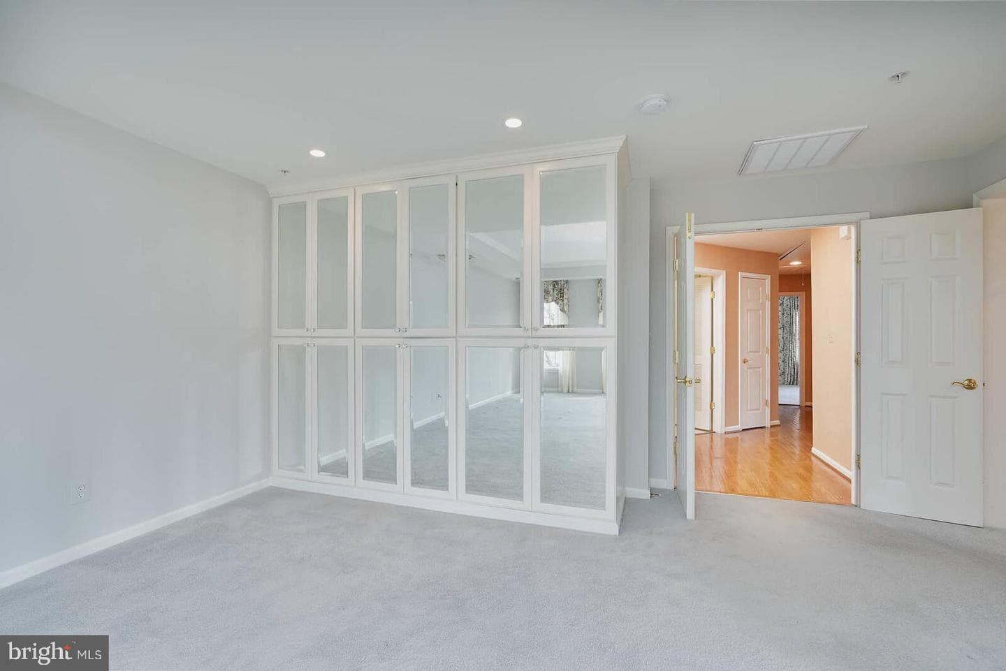 300 Lisa Oaks Way photo 12