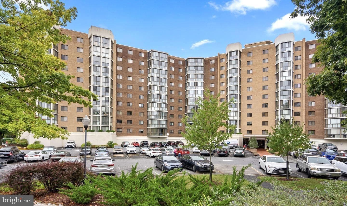 15115 Interlachen Drive #3-204