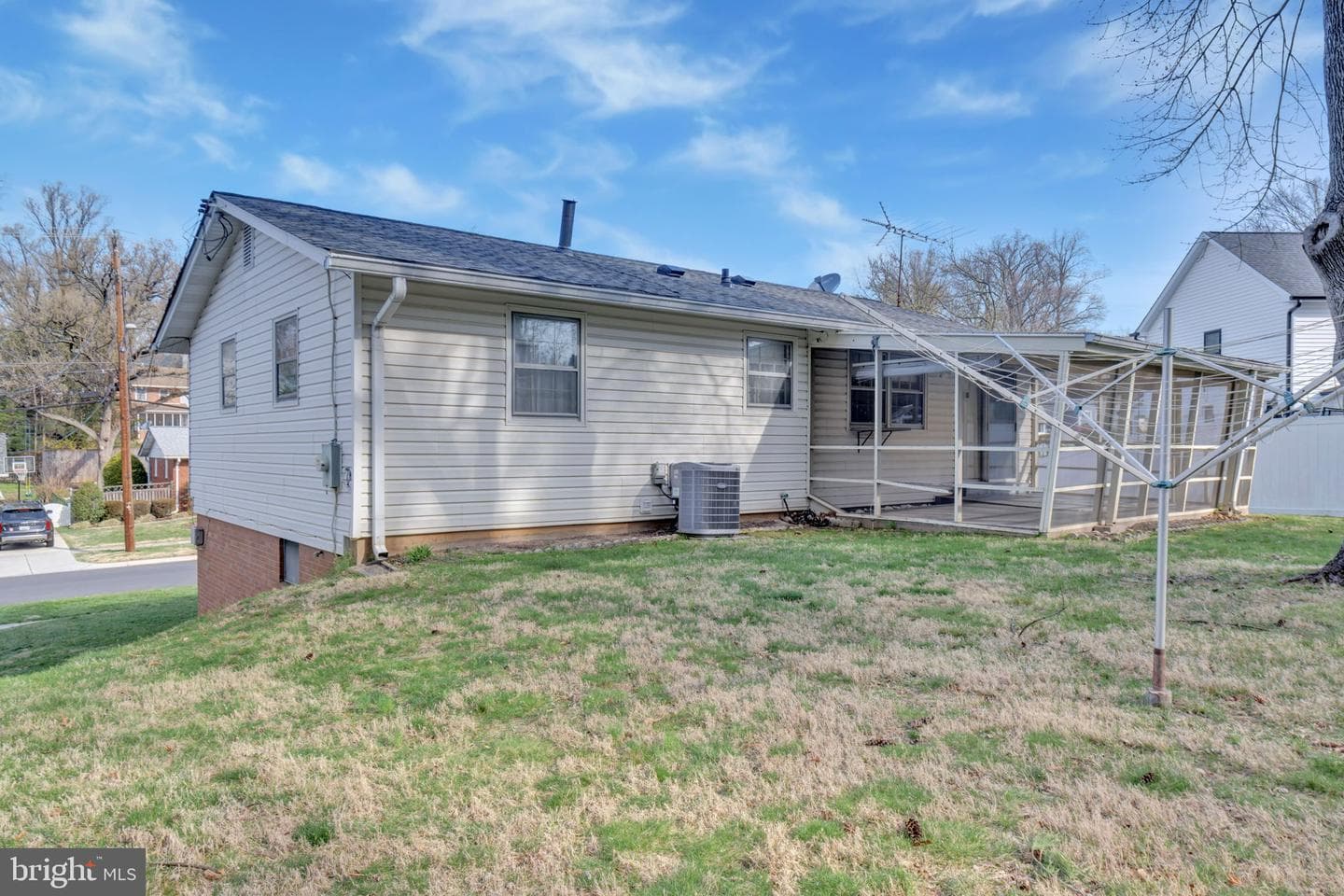 11319 Woodson Avenue photo 32