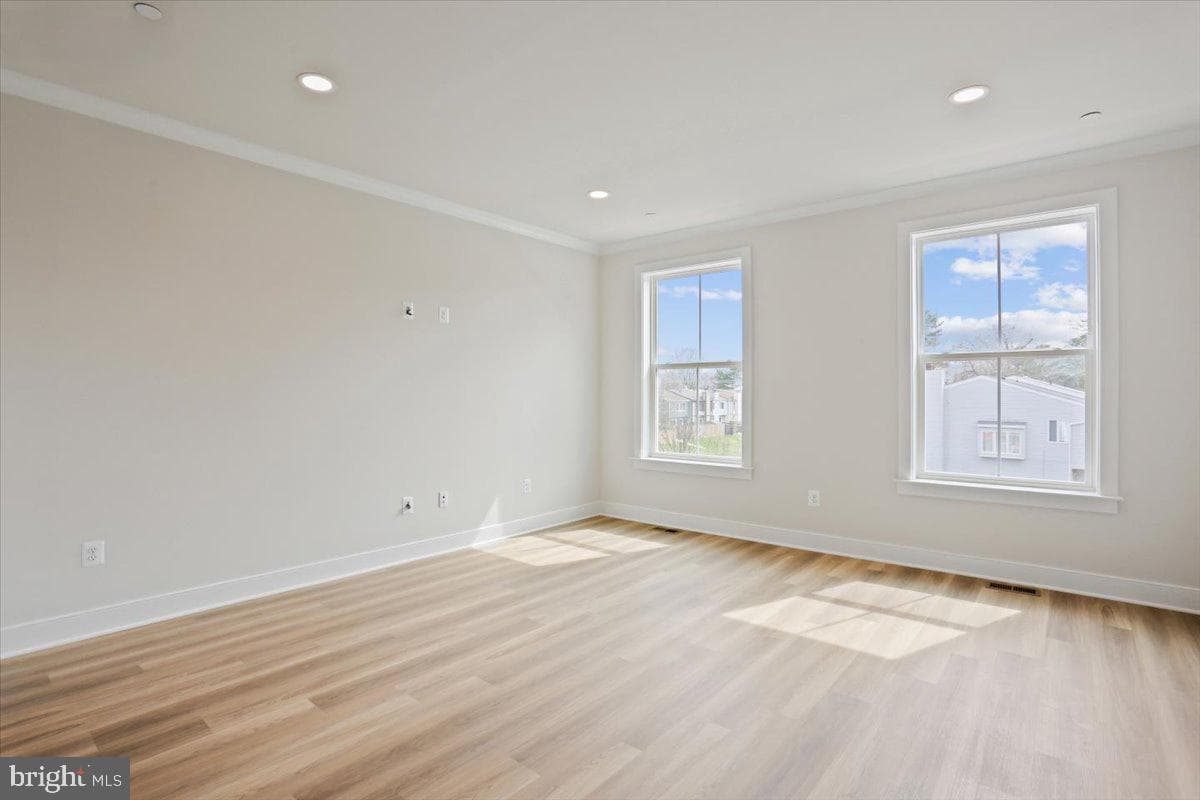 207 Allen Lane photo 21